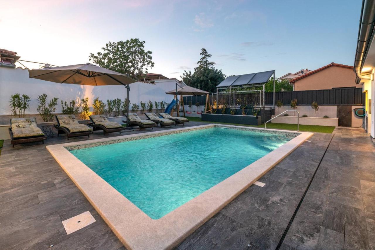 Villa Paradise Medulin Exterior photo