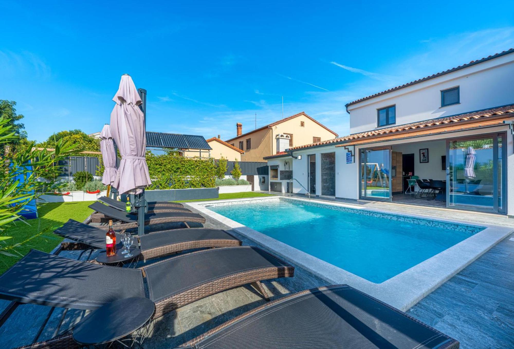 Villa Paradise Medulin Exterior photo